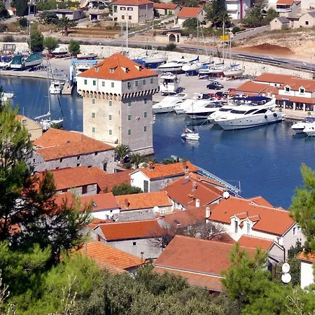 Apartman With Parking Space Marina, Trogir - 14258 *