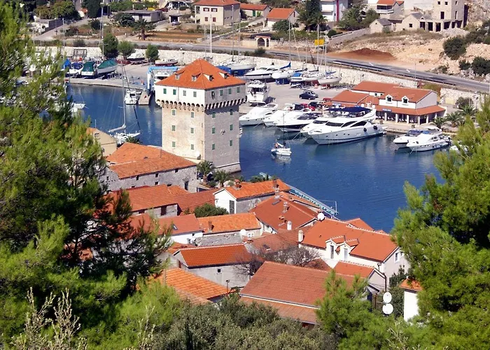 Apartment With Parking Space Marina, Trogir - 14258 *